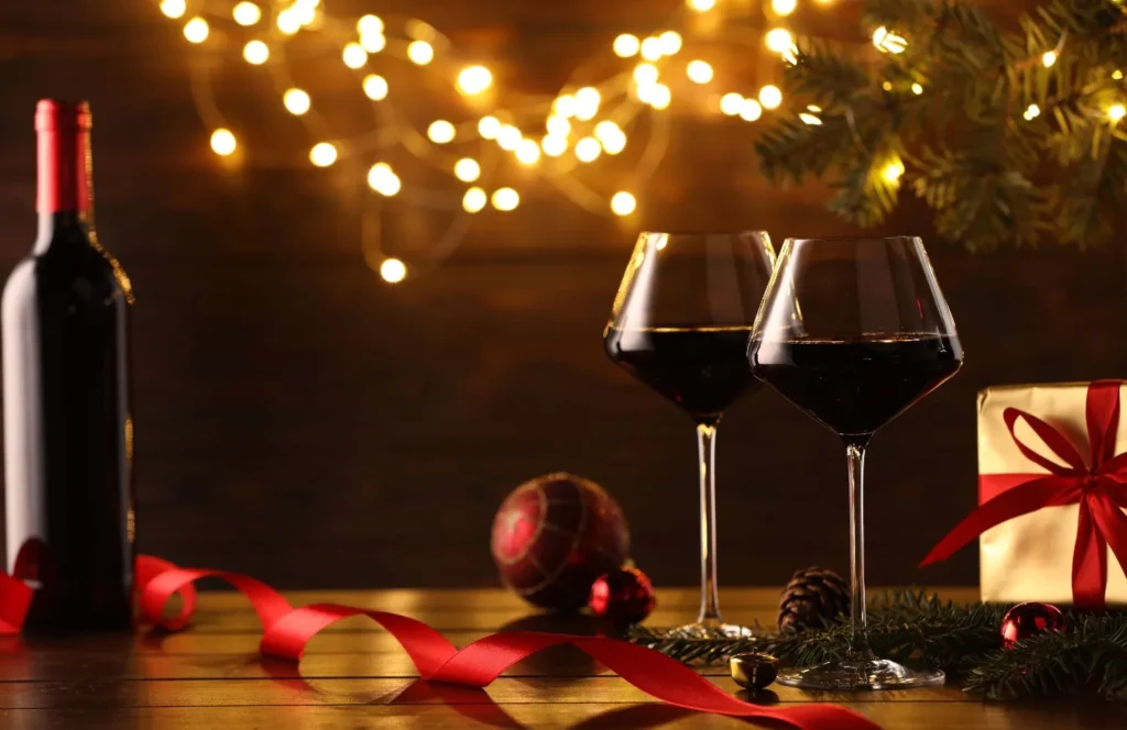 red-wine-beautiful-christmas-decor-wooden-table