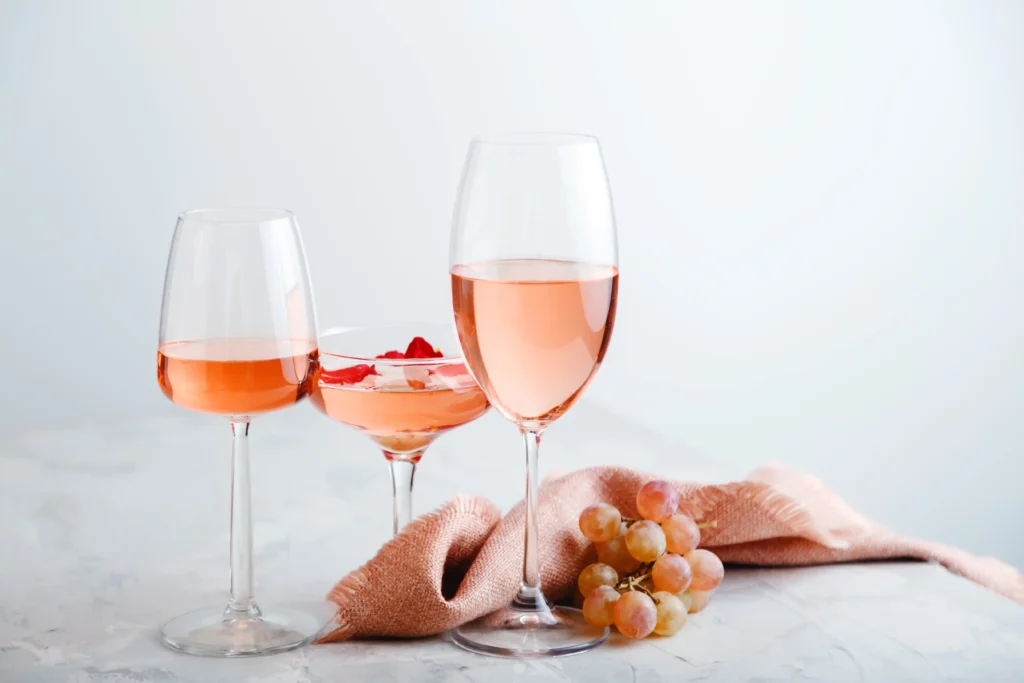 spanish rose wine with grapes