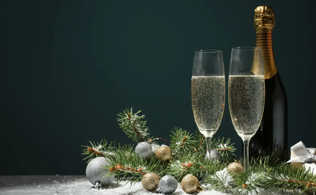 champagne-glasses-bottle-decorated-space