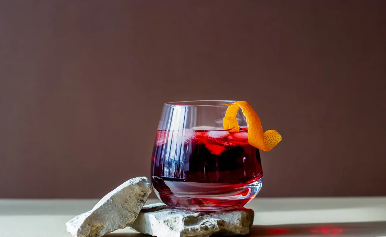 cocktail vermouth with stones