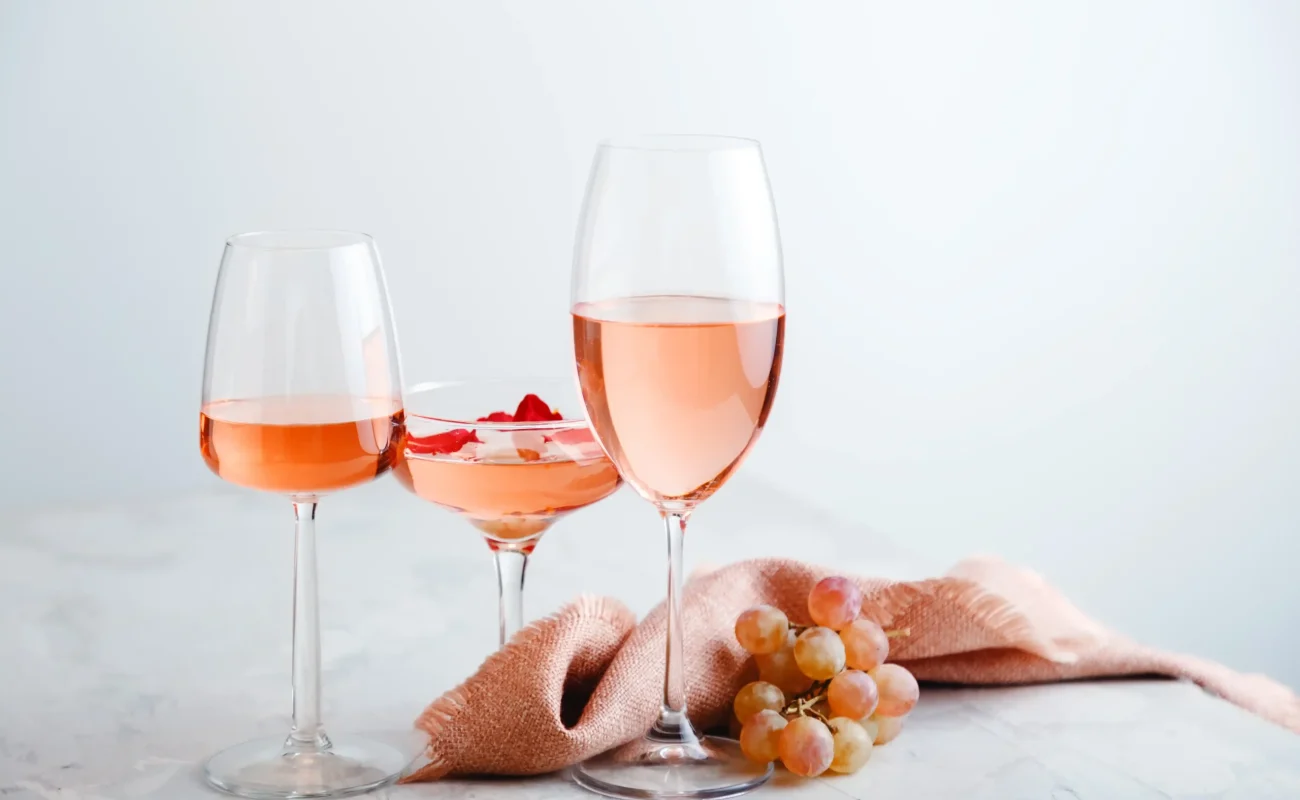 spanish rose wine with grapes